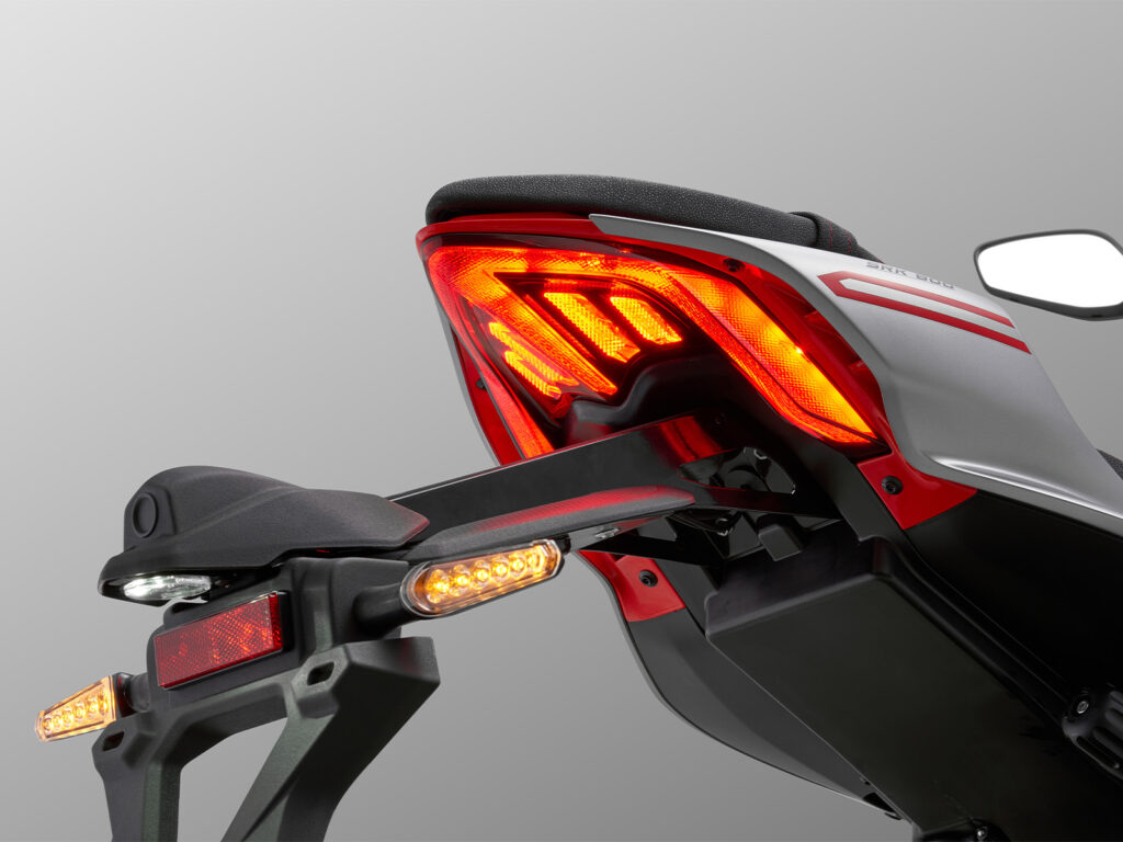 QJMOTOR  SRK 800